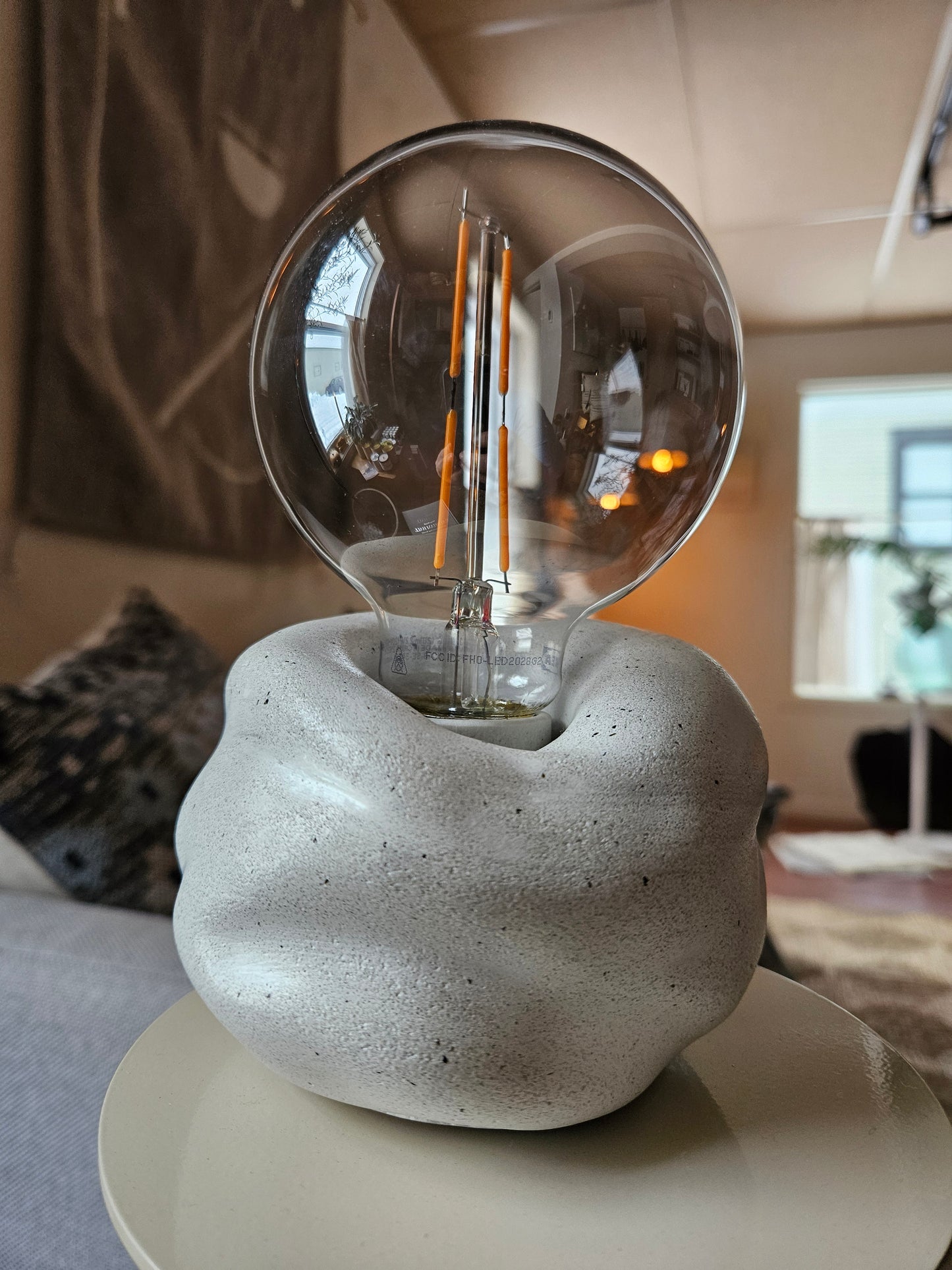 TABLE LAMP
