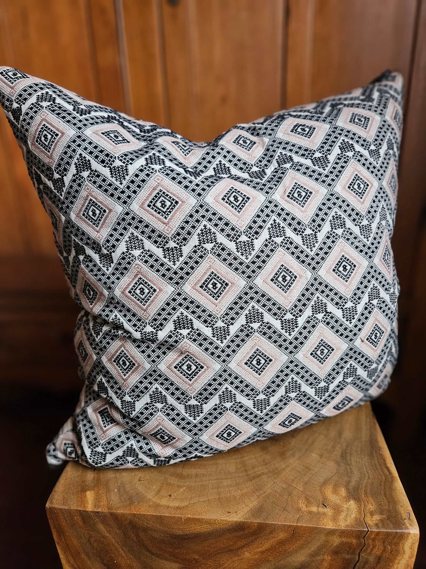 Gathered, large cushion