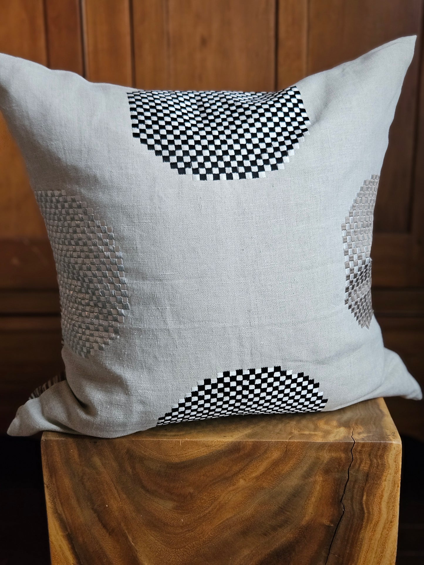 SET OF CHECKERS, STRIPES AND CHEVRON CUSHIONS