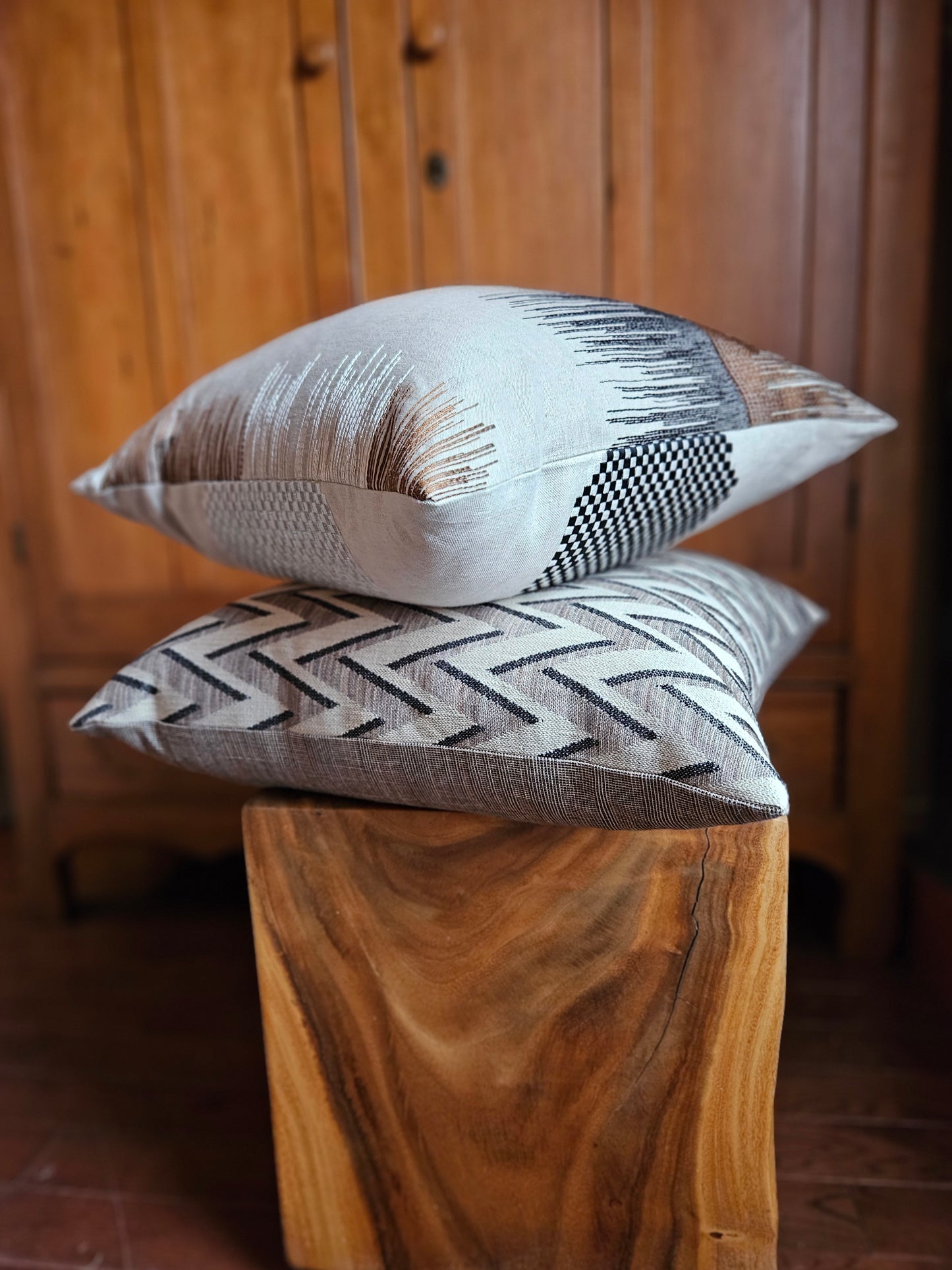 SET OF CHECKERS, STRIPES AND CHEVRON CUSHIONS