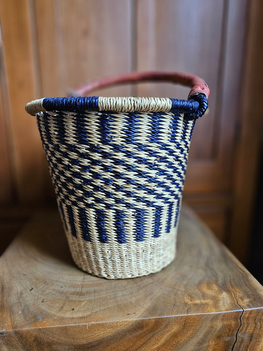 Bucket Checkered basket
