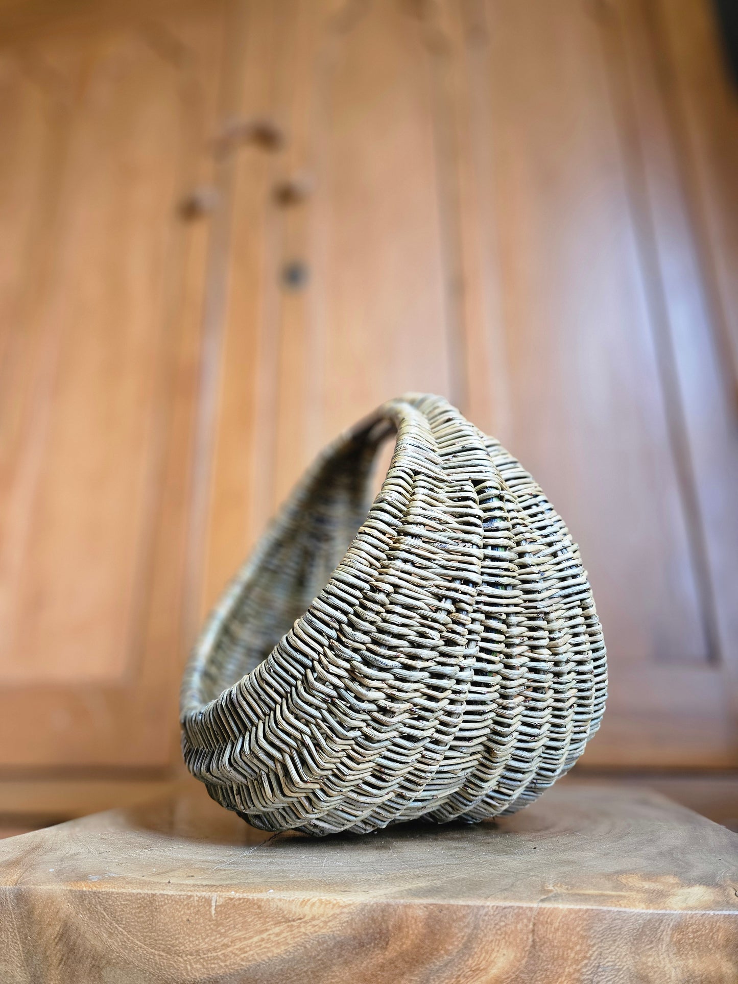 Ribbed basket