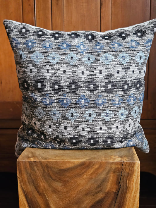 Woven winter flowers